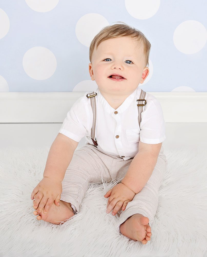 Award Winning Baby and Toddler Photographer Bridgend